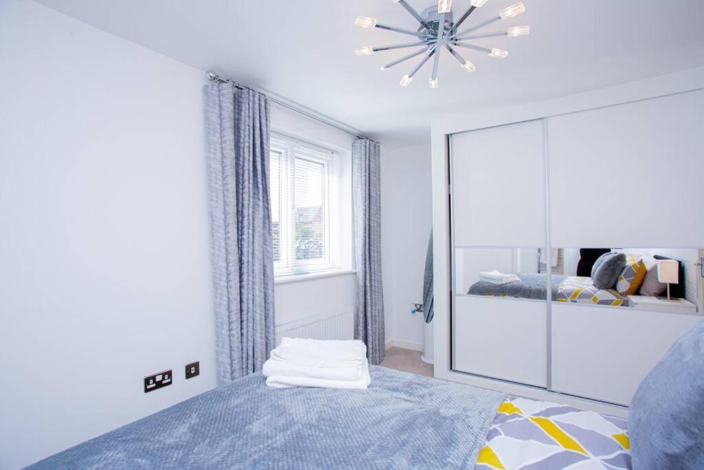 Mills Apartment - Two Bedroom En-Suite Apartment Northampton Eksteriør bilde