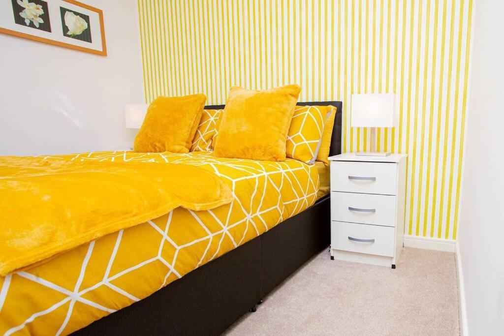 Mills Apartment - Two Bedroom En-Suite Apartment Northampton Eksteriør bilde