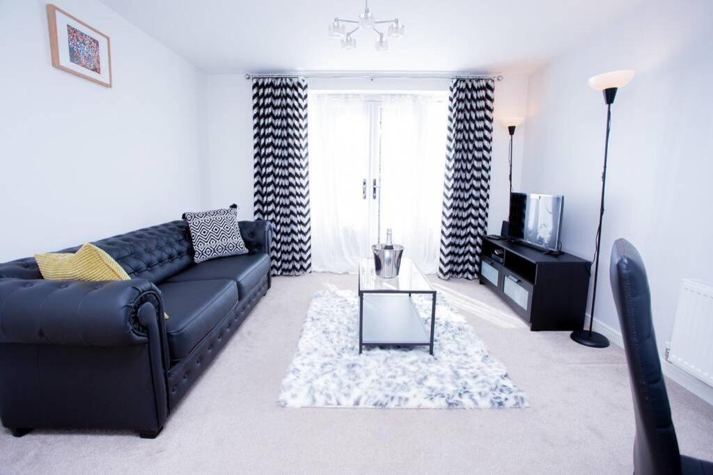 Mills Apartment - Two Bedroom En-Suite Apartment Northampton Eksteriør bilde