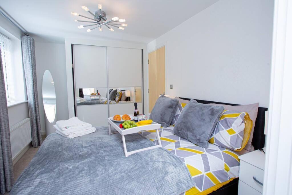 Mills Apartment - Two Bedroom En-Suite Apartment Northampton Eksteriør bilde