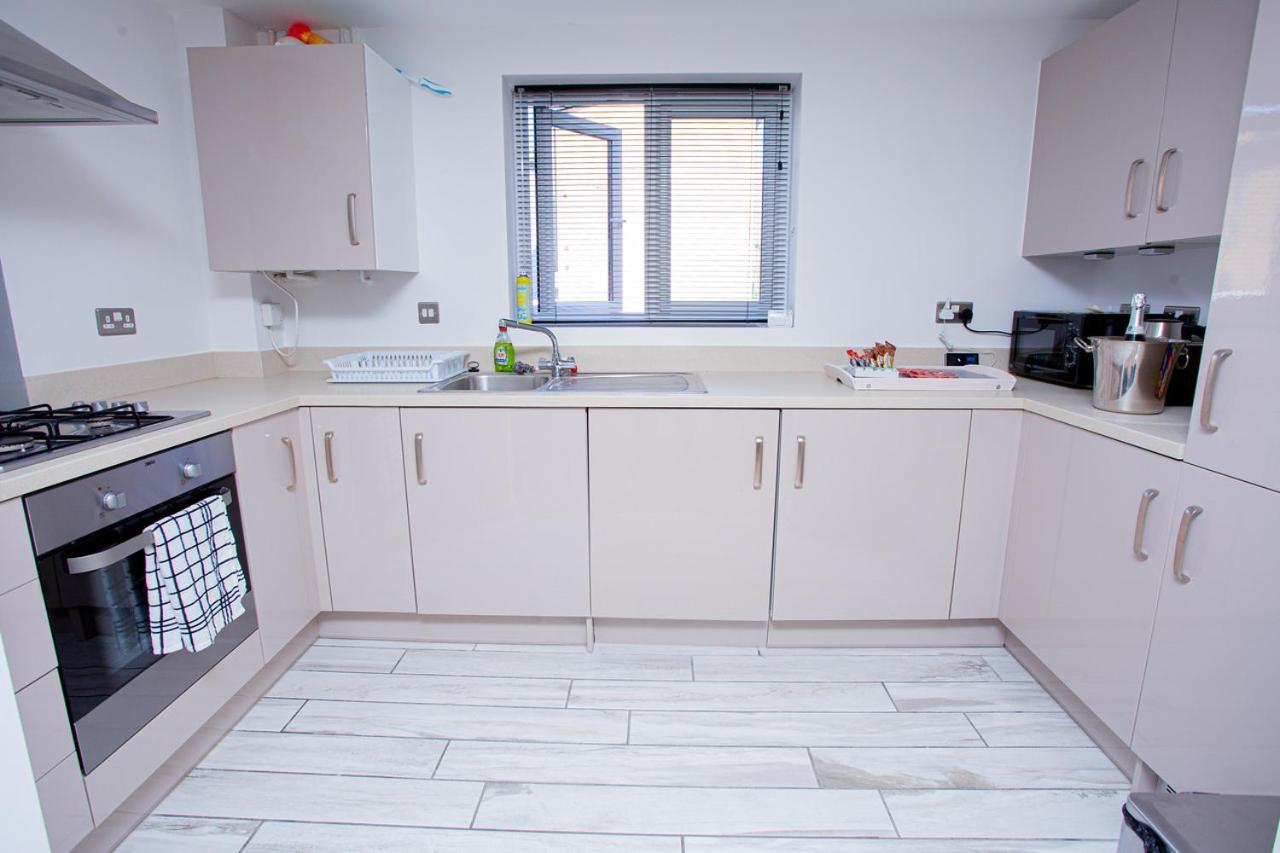 Mills Apartment - Two Bedroom En-Suite Apartment Northampton Eksteriør bilde